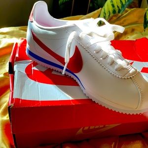 Women’s Nikes Tennis Shoes